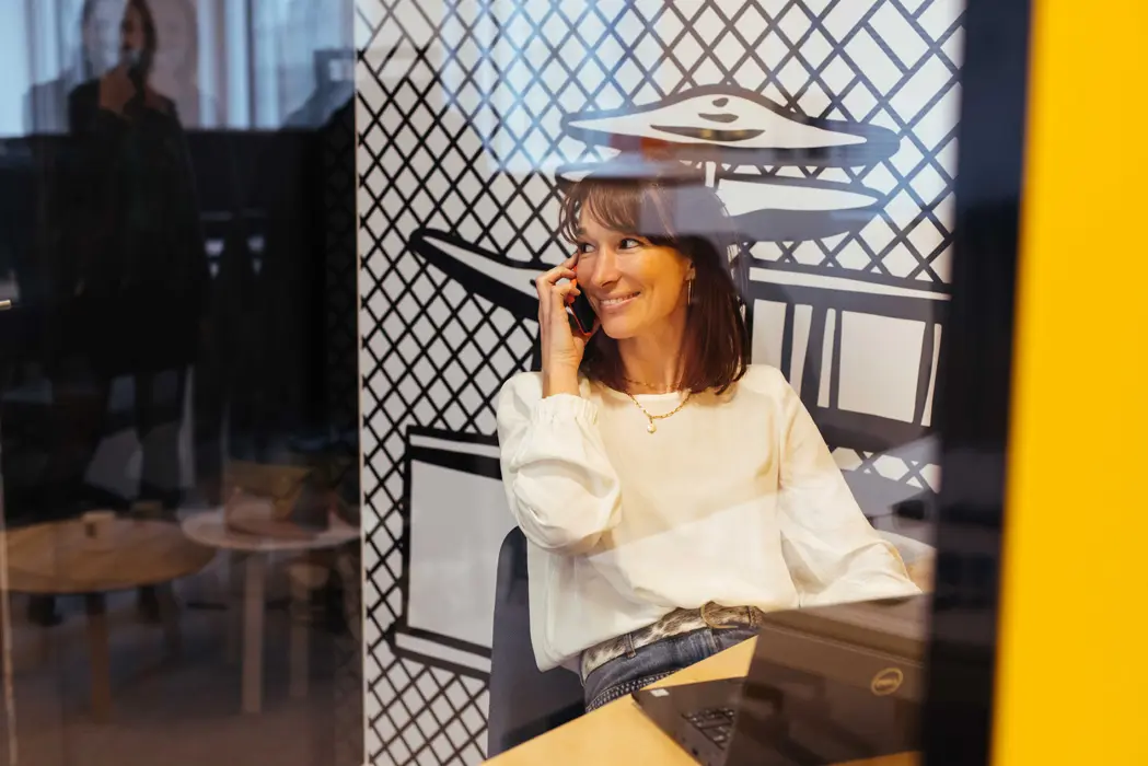 La communauté fait la force. Être connecté aux autres, c’est capital. Particulièrement quand on passe par une
phase de changement. Bref : quand on est étudiant ou jeune actif. C’est pour ça que nos offres sont toutes conçues pour fédérer une communauté. Parce que se sentir bien entouré, c’est la première étape nécessaire à une vie épanouissante. 